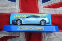 images/productimages/small/Aston Martin DBS Glacial Blue C3201 ScaleXtric voor.jpg